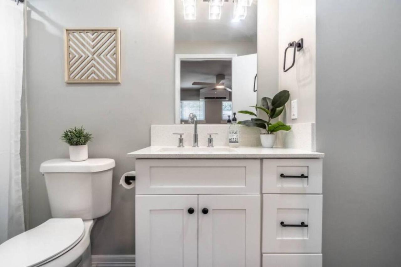 Roomy Urban Apartment Montrose! Free Parking #3 Houston Exteriör bild